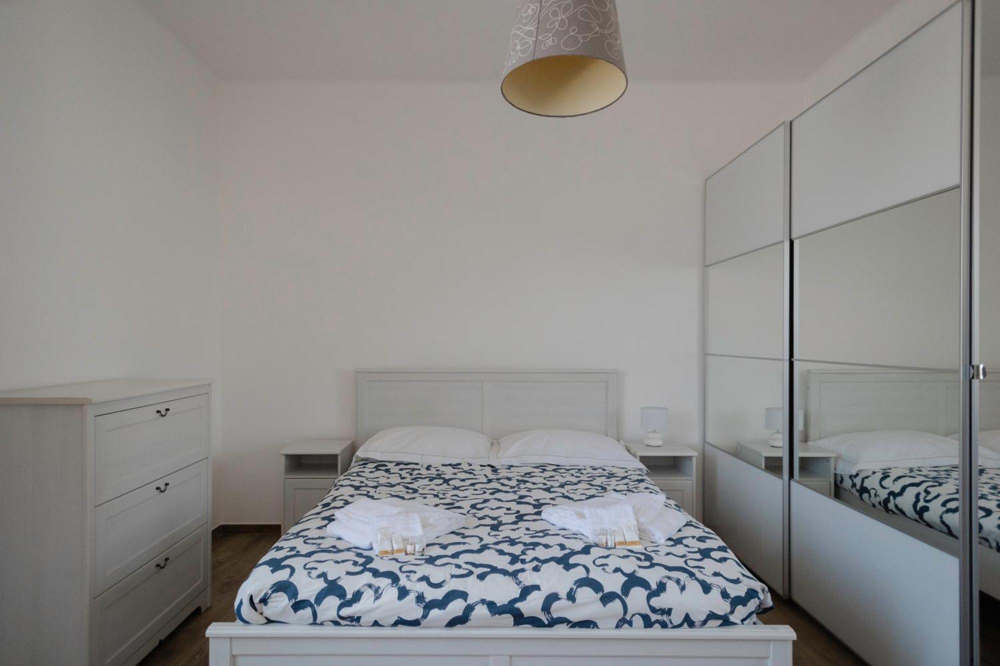 Sunrise Waterfront - Central Apartment With Sea View Balcony - Molfetta Esterno foto
