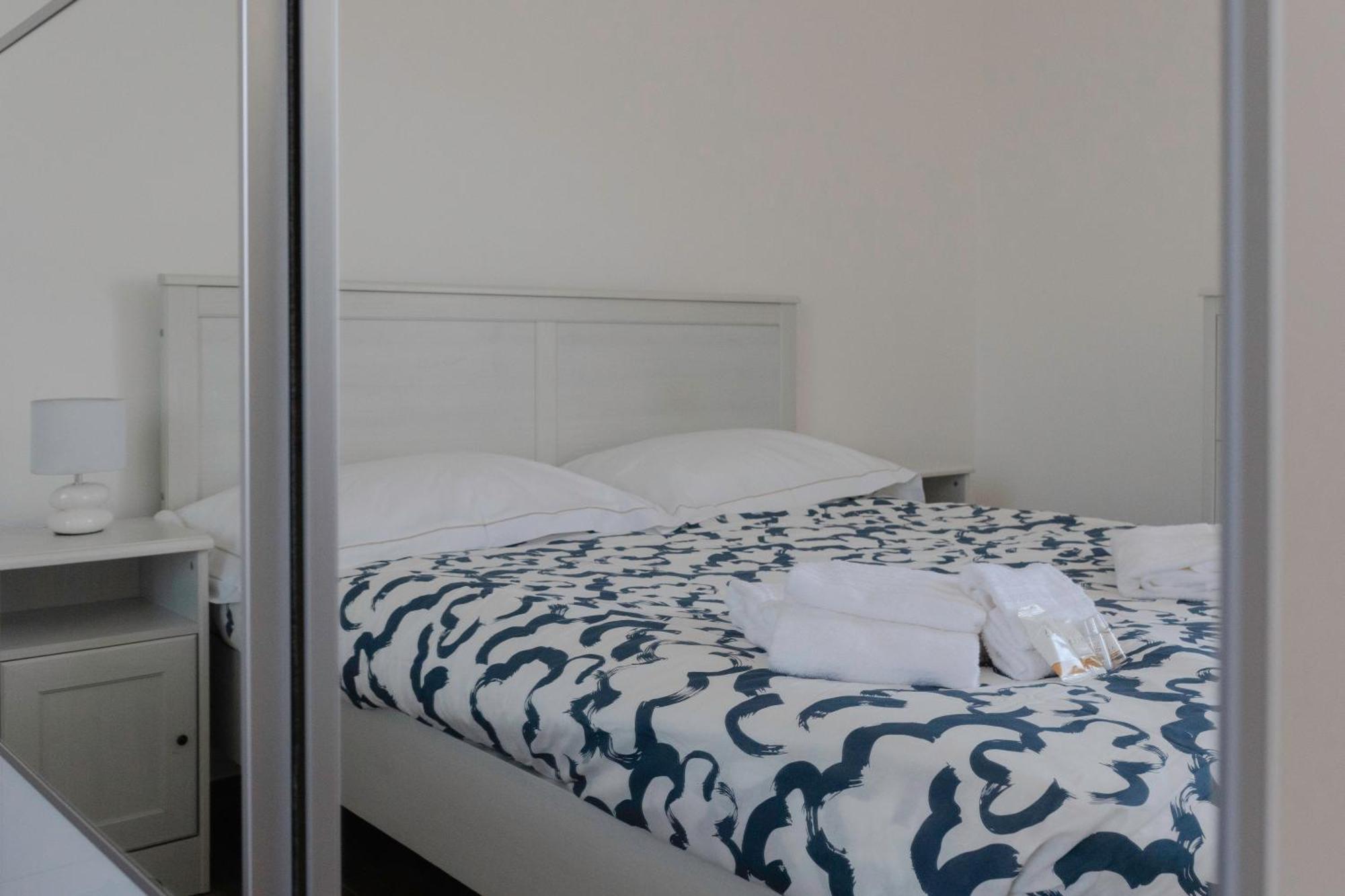Sunrise Waterfront - Central Apartment With Sea View Balcony - Molfetta Esterno foto